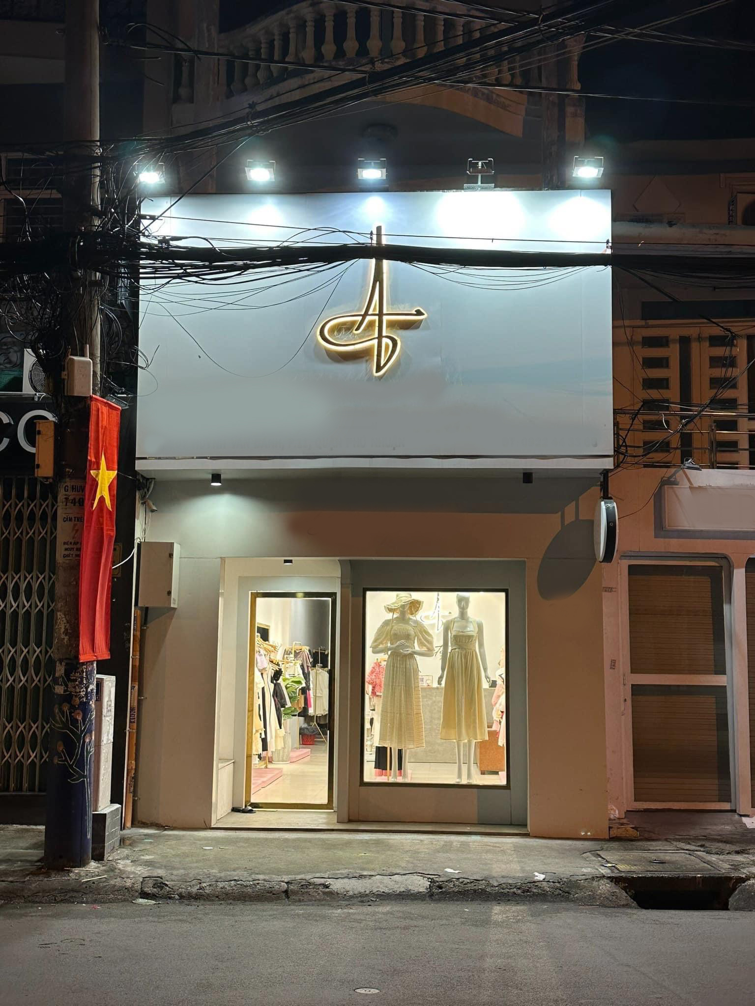 Cho thuê nhà mặt tiền Huỳnh Văn Bánh P.11, quận Phú Nhuận. 
